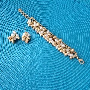 Lilly Pulitzer bracelet/earring set. Costume jewel